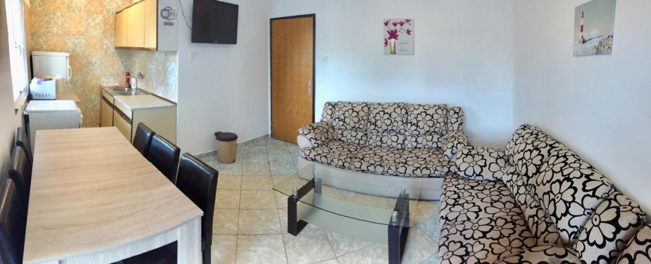 Apartmani Nerko パグ エクステリア 写真